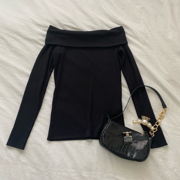 Abercrombie & Fitch Off Shoulder Top - Picture 1 of 7